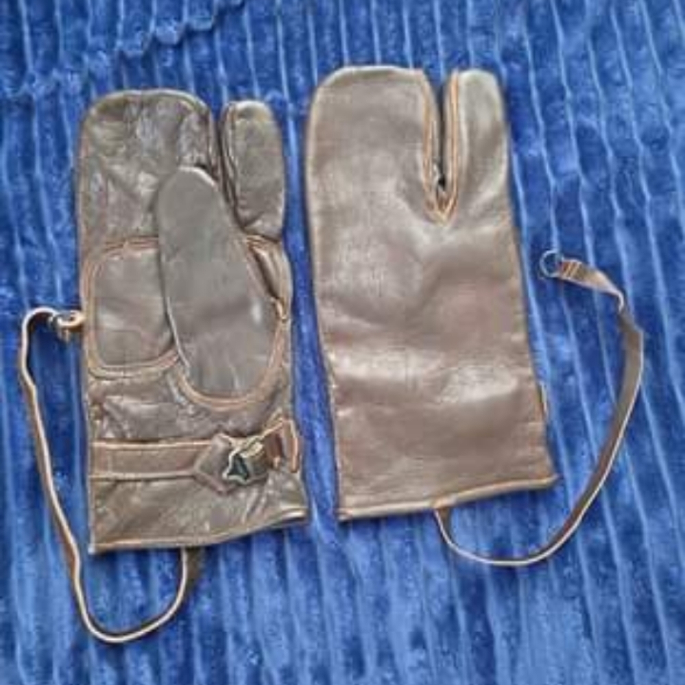 Vintage leather military gunner gloves